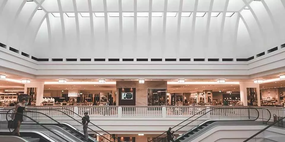 Jak czyścić dach z elementami dachowymi z poliwęglanu?